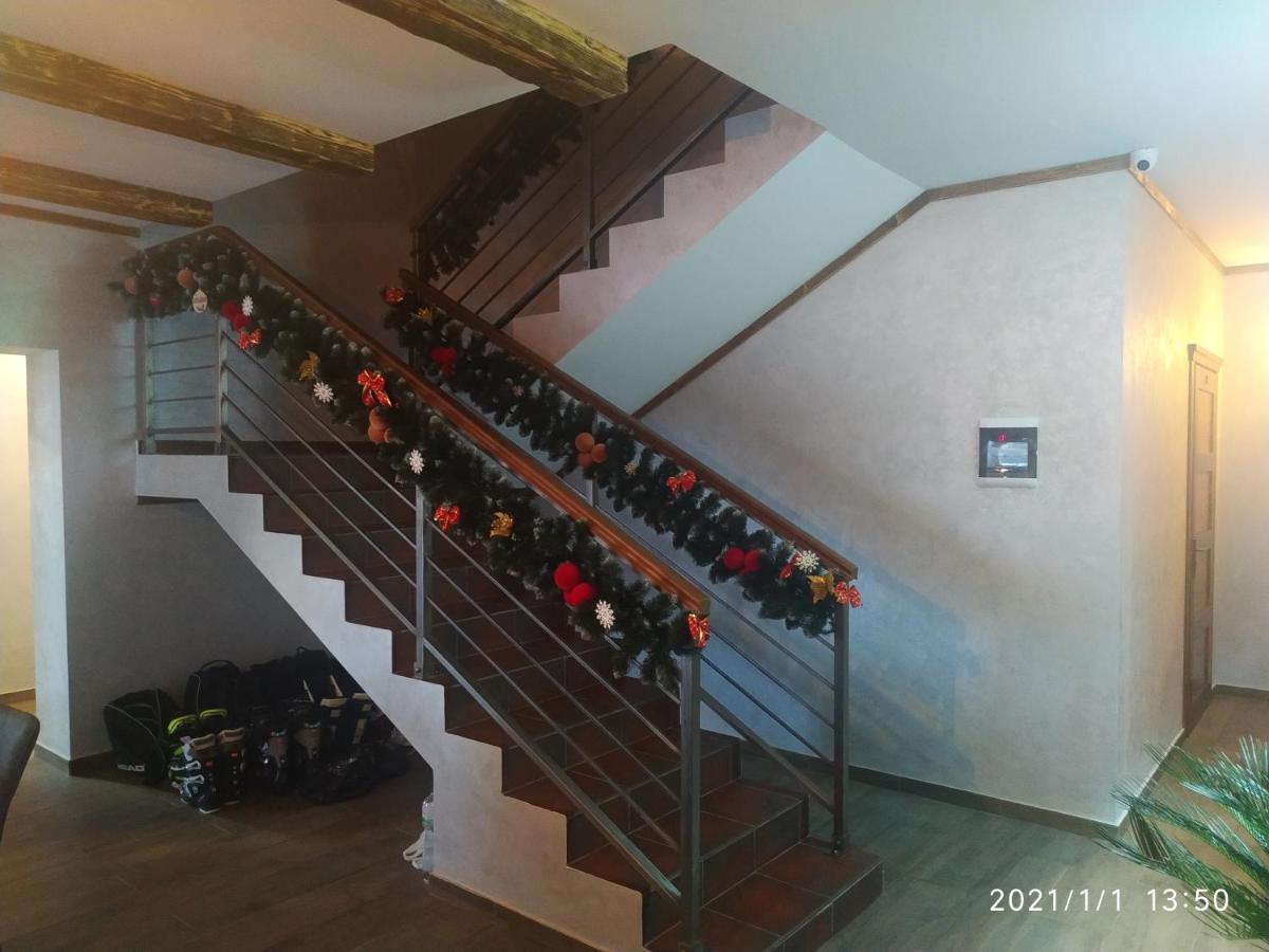 Князів Двір Ξενοδοχείο Μπούκοβελ Εξωτερικό φωτογραφία